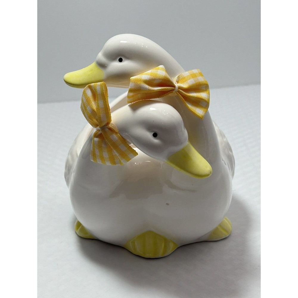 Mount Clemens Pottery Bowl White Ducks‎ Wearing Yellow/White Stripe Bows